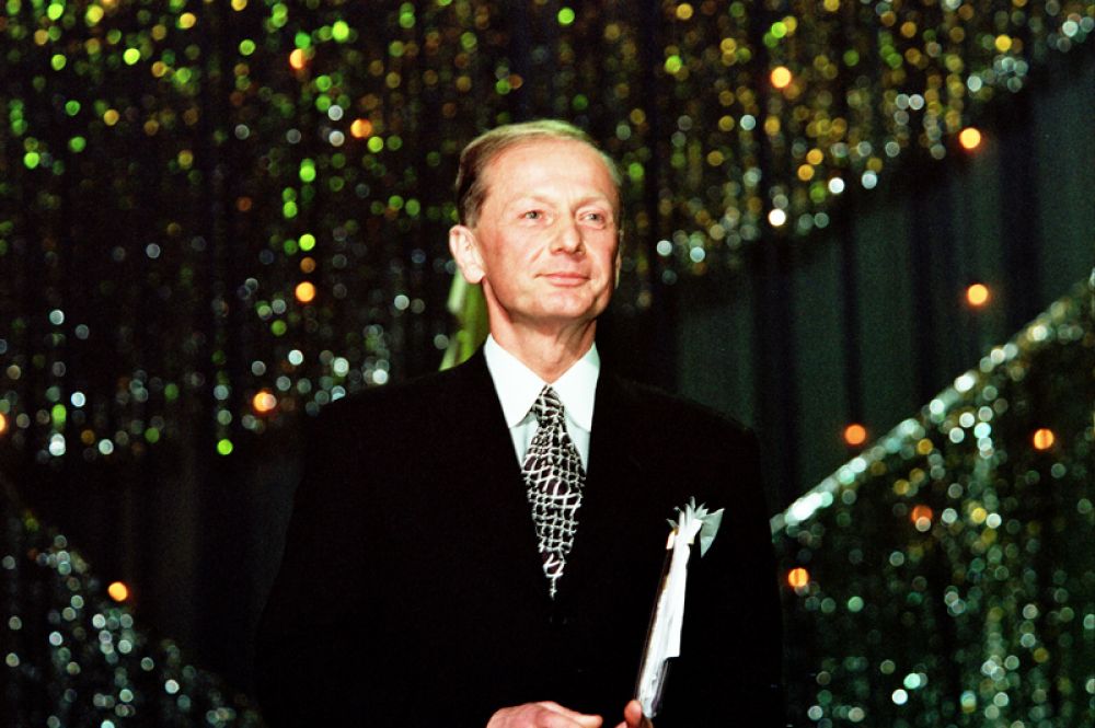 Писатель-сатирик Михаил Задорнов скончался на 70-м году жизни после борьбы с раком мозга 10 ноября.