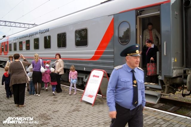 Калининградцам разрешили покупать электронные билеты на поезда по России.