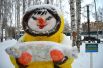 Несколько снежных фигур олицетворяли коренных жителей Севера