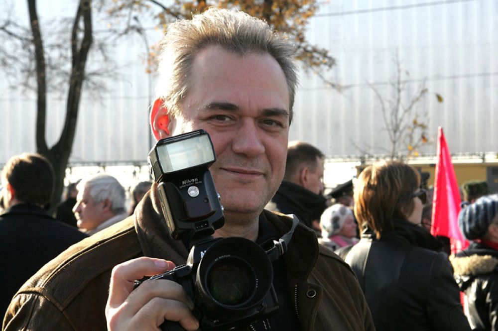 Сергей Доренко. Вел программу «Время» в 1992-1993 годах, а также с января по март 1999 года.