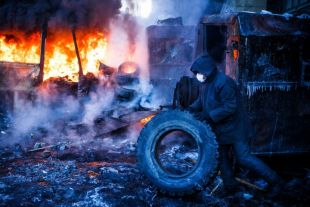 Суд Киева вновь рассмотрит выдачу оружия со складов МВД на Майдане