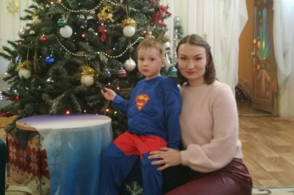 Корреспондент сайта Дарья Дубровских со своим супергероем Игорем.