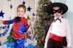 5-летний Егор стал Человеком-пауком, а 9-летний Ярослав предпочёл костюм отважного Зорро. Внуки бухгалтера еженедельника Людмилы Булычёвой. 