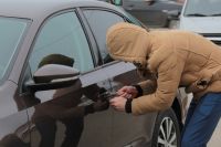 В отдел полиции Ленинского района Перми обратилась 43-летняя женщина. Она рассказала, что оставила свой автомобиль Hyundai около дома на улице Пермская. Однако машину кто-то угнал.