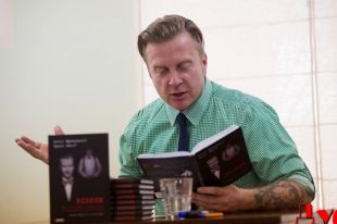 Минюст: По закону об алиментах арестовано и продано авто известного шоумена