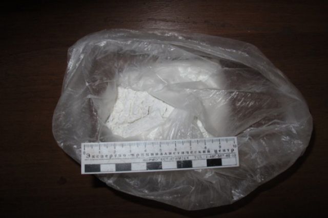 Результат экспертизы показал, что внутри пакета содержится синтетический наркотик N-метилэфедрон.