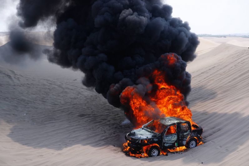 Автомобиль аргентинской гонщицы Алисии Рейны загорелся на третьем этапе ралли «Дакар» между городами Писко и Сан-Хуан-де-Маркона, Перу.