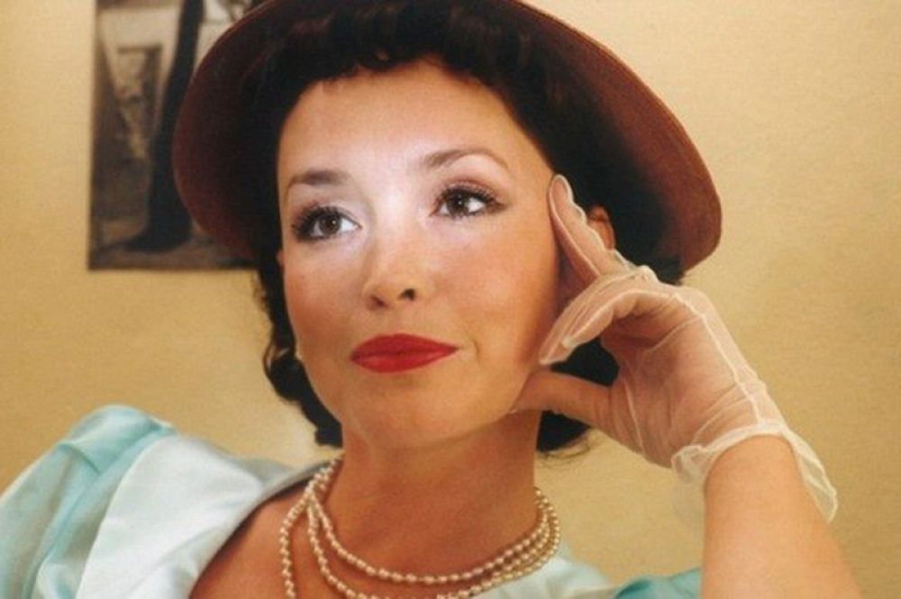 В 2001 году на экраны страны вышел сериал «Чёрный ворон», в котором Анна Самохина сыграла потомственную колдунью Аду Захаржевскую.