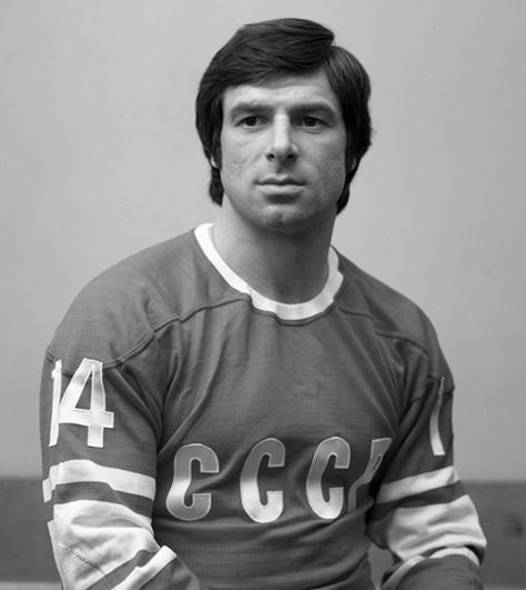 Член сборной команды СССР по хоккею с шайбой Валерий Харламов. 
