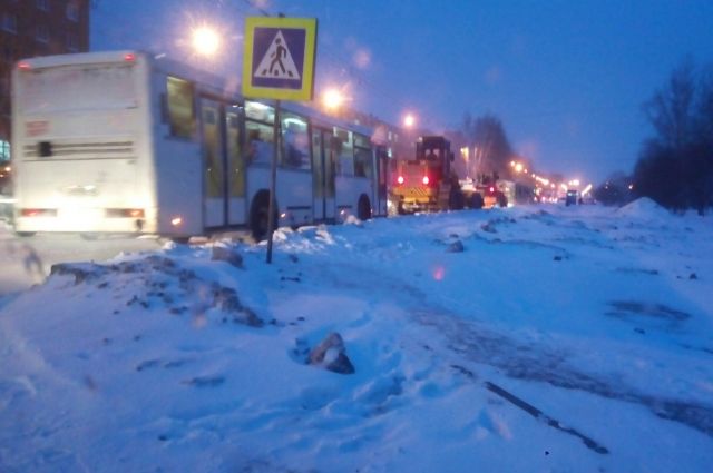 В Новосибирске жители вновь не могли вовремя добраться до работы.
