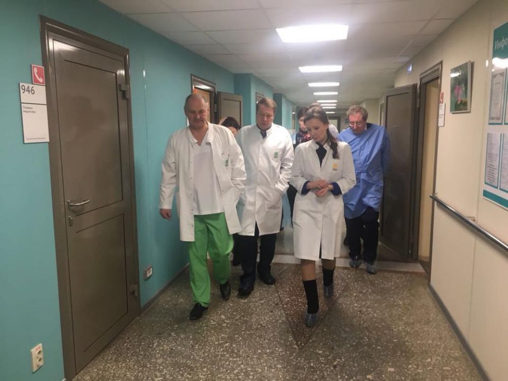 Анна Кузнецова: «Посетила и больницу, где лежат подозреваемые. Пообщалась с докторами. По их словам, здоровью молодых людей ничего не угрожает. Родные, по словам докторов, пока их не посещали и не интересовались их состоянием».