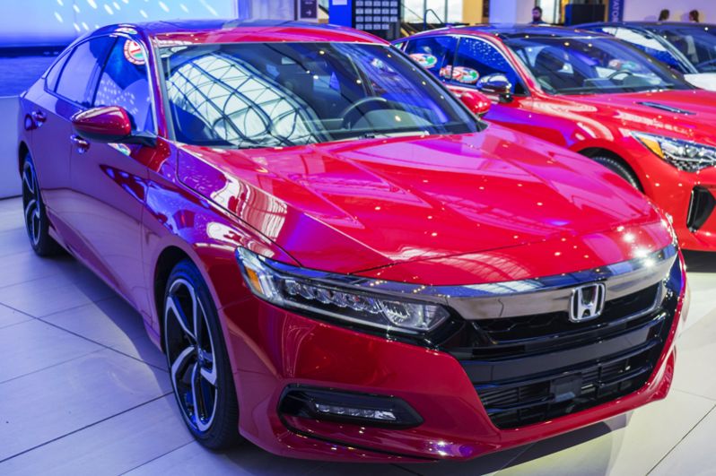 Лучшим легковым автомобилем года был признан Honda Accord. 