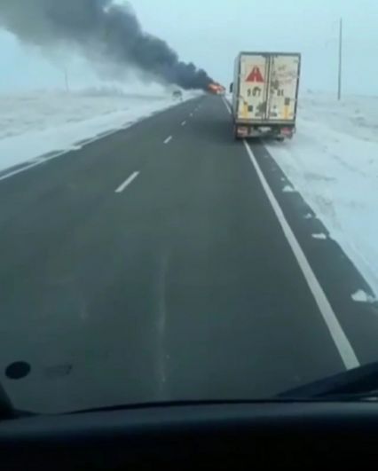 Автобус, сгоревший на трассе Самара – Шымкент в Иргизском районе Актюбинской области в Казахстане.
