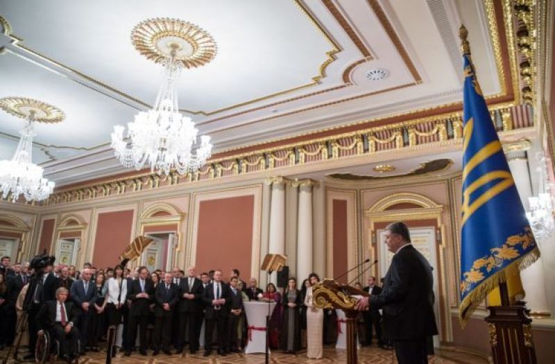 Президент Украины провел ежегодный дипломатический прием в Мариинском дворце.