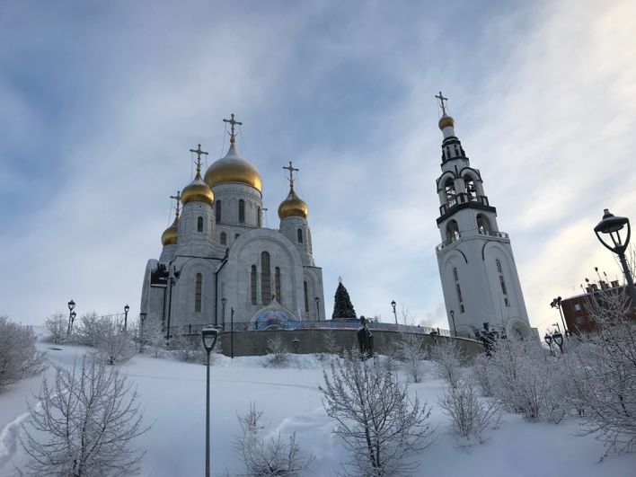 Ханты Мансийск гимназия храм Воскресения Христова