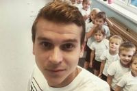 Александр Андреев уже 7 лет работает с детьми. 