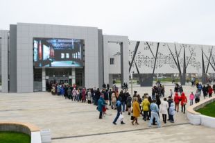 Окунуться в интерактивную историю пришло уже 60 000 человек.
