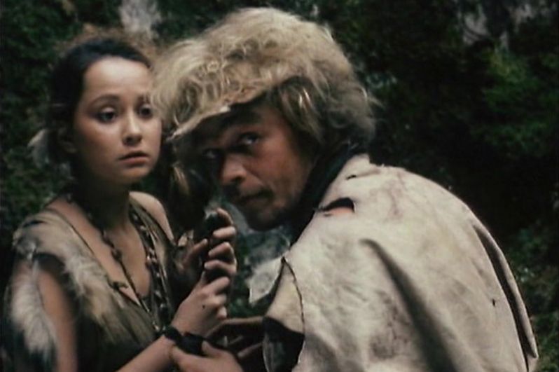 Кабо много работала с режиссером Аллой Суриковой и снялась в нескольких ее фильмах: «Две стрелы. Детектив каменного века» (1989).