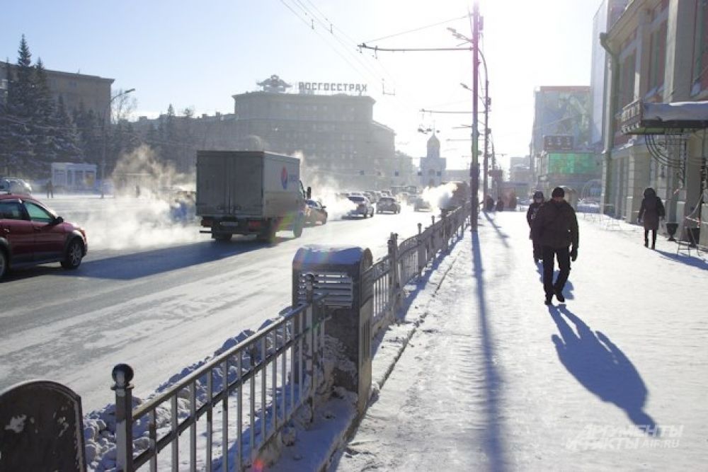 После обеда в пятницу морозы дали горожанам небольшое послабление, но в субботу вечером на термометре снова почти - 30.
