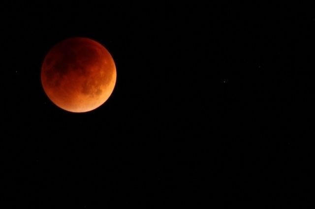 Оренбуржцы смогут увидеть полное лунное затмение.