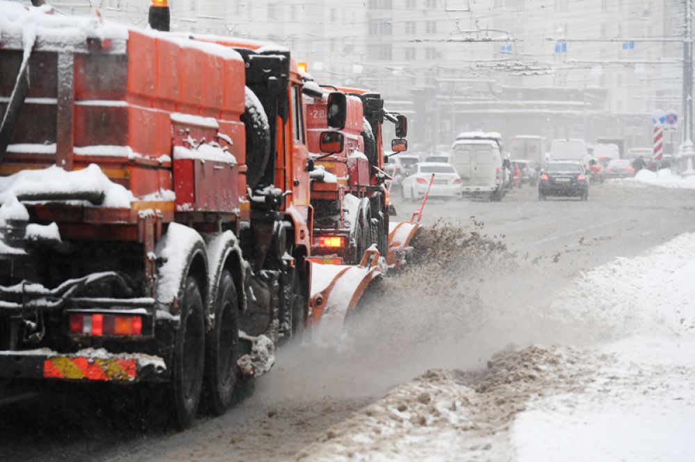 Уборка снега в Москве.