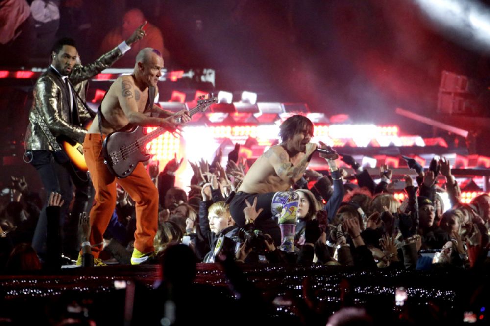 2014 год —Red Hot Chili Peppers.