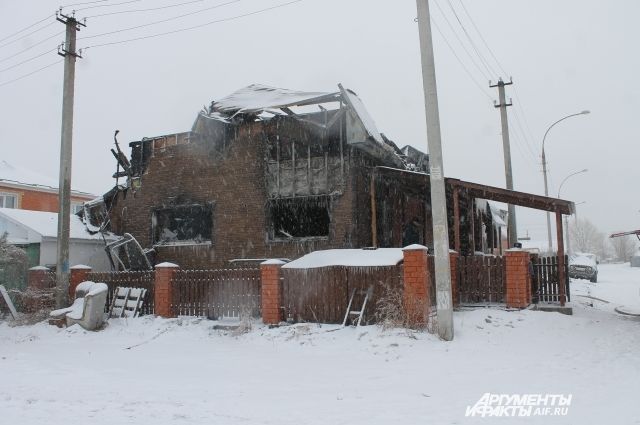 В Павловке неравнодушные прохожие спасли многодетную семью из горящего дома.