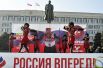 Артисты Государственного Академического заслуженного ансамбля танца «Лезгинка» выступают на митинге в поддержку российских спортсменов в преддверии Олимпиады-2018 в Махачкалае.