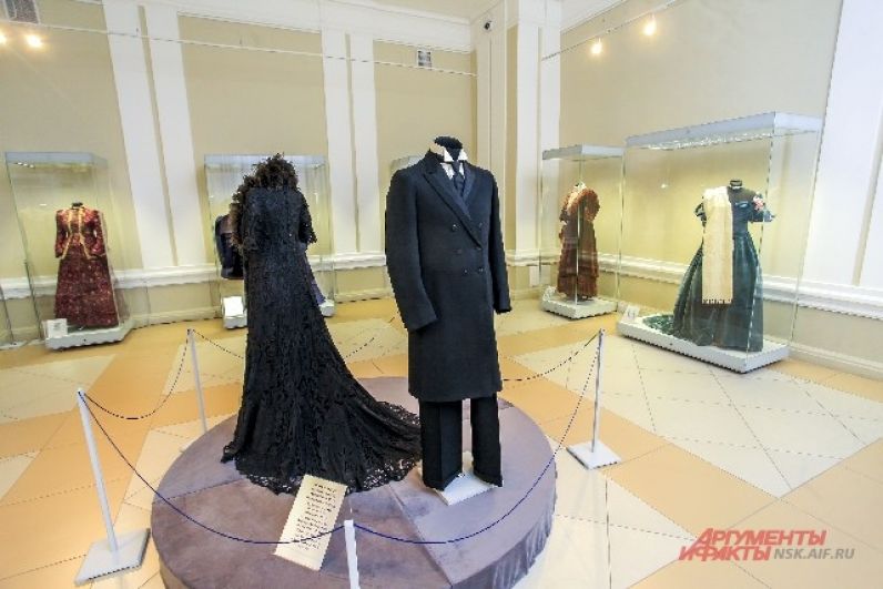 Все представленные на выставке экспонаты принадлежат фонду Александра Васильева.
