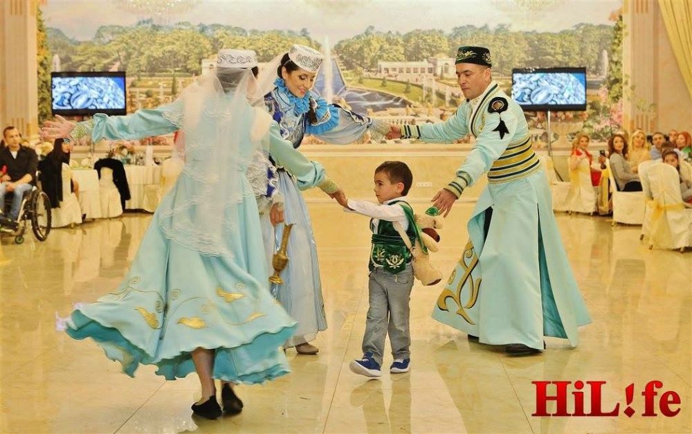 Илия Гарипова не только молодая бабушка, но и молодая мама - воспитывает четырехлетнего сына.