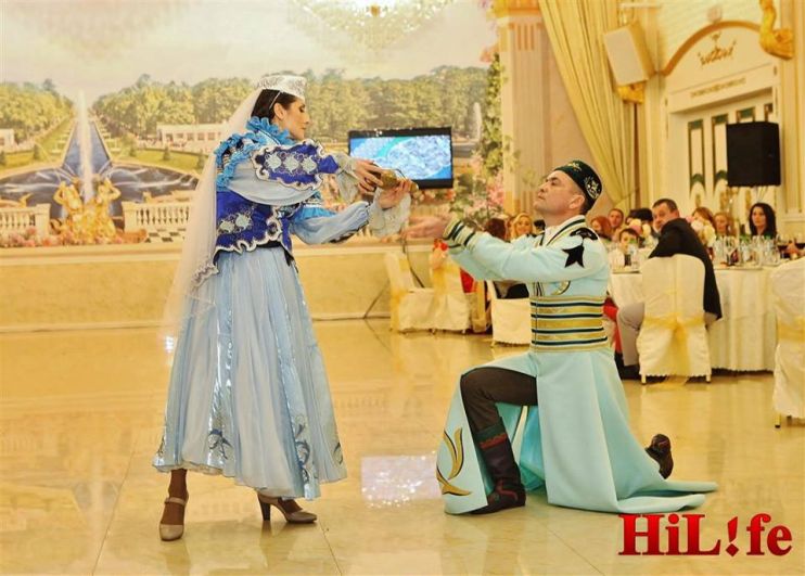 Илия с мужем давно танцуют татарские танцы.