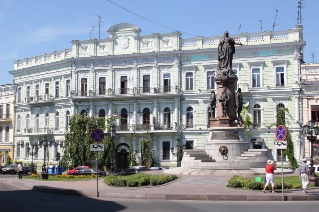Суд отказался сносить памятник императрице Екатерине II в Одессе 