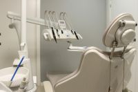 В Юрге судебные приставы арестовали стоматологическое кресло.