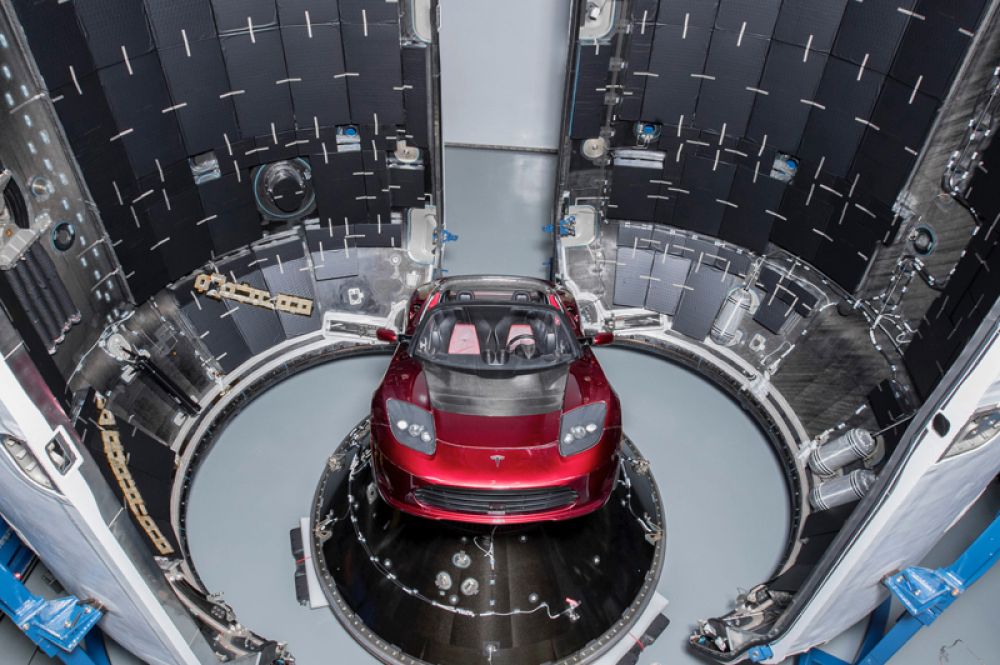 Tesla Rodster проходит последние приготовления к полету.