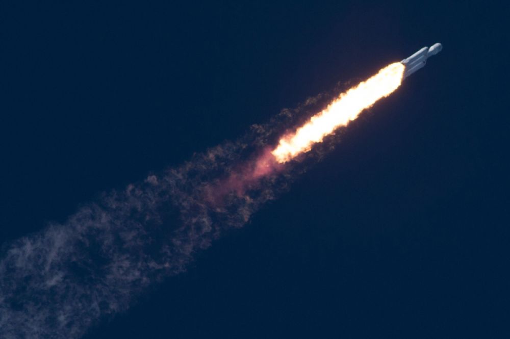 Запуск ракеты-носителя Falcon Heavy.