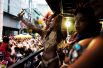 Женщины принимают участие в ежегодной вечеринке Bandinho Band и Mulatto Women во время карнавальных торжеств в Сан-Паулу, Бразилия.
