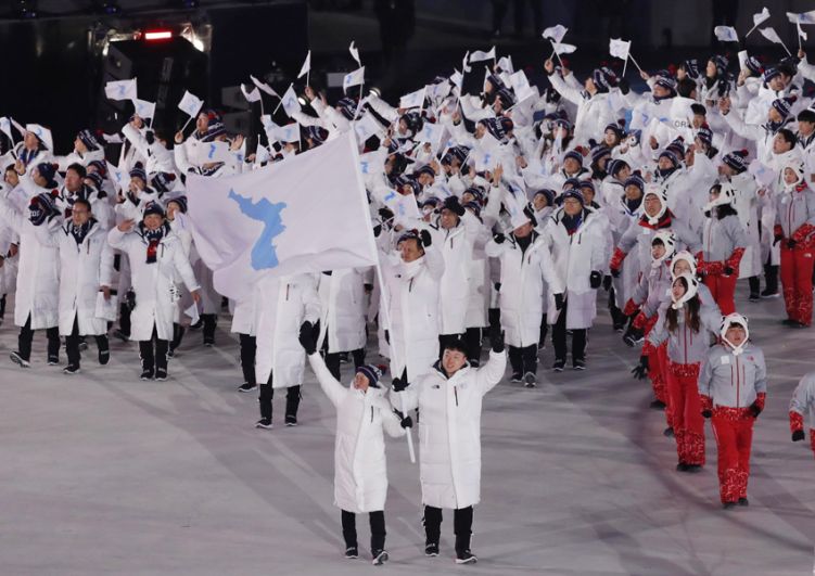 Объединенная сборная Кореи во время церемонии открытия Олимпиады.