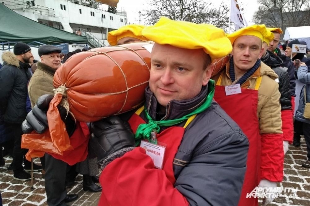 На колбасу ушло 110 кг свинины и 10 кг шпика.