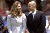 В августе 2001 года теннисисты Андре Агасси и Штеффи Граф сделали двойное объявление: о предстоящих свадьбе и рождении сына. В 2003 года в их семье появился второй ребенок, девочку назвали Джаз Элли.