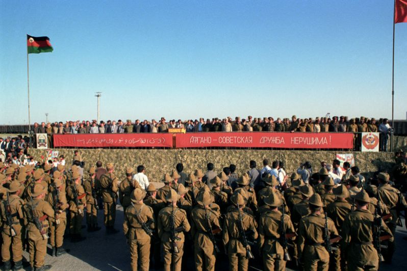 Митинг афгано-советской дружбы. Начало возвращения советских войск из Афганистана.