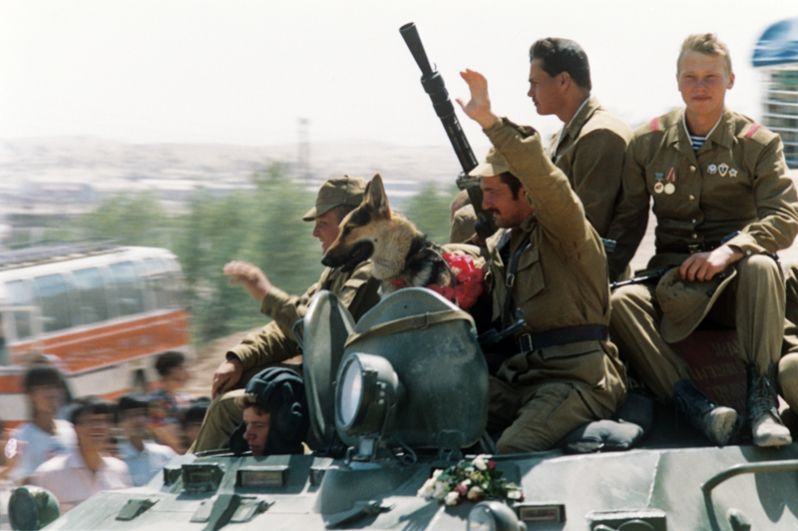 15 мая 1988 года. Начался поэтапный вывод ограниченного военного контингента советских войск из Афганистана.