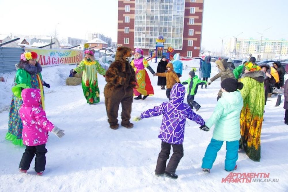 К 12 часам на площадке ЖК заиграла музыка, и местные жители, а также гости из других микрорайонов мегаполиса выбрались из теплых квартир на свежий воздух.