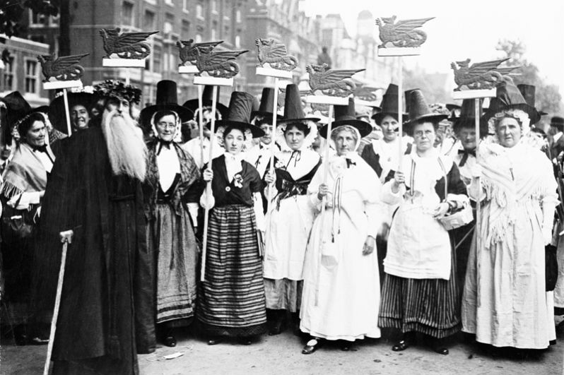 Валлийские суфражистки в традиционных костюмах, 17 июня 1911 года.
