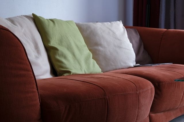 В Оренбурге суд обязал «Много мебели» вернуть деньги инвалиду за диван.