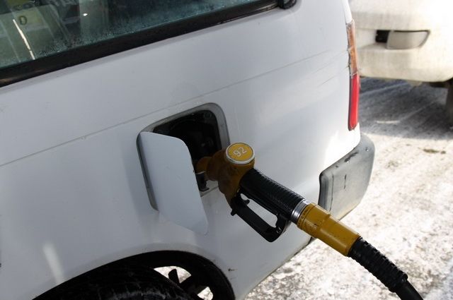 В Тюменской области цены на бензин в розницу растут медленнее оптовых