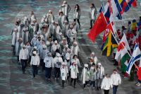 Олимпийские спортсмены из России во время церемонии закрытия.