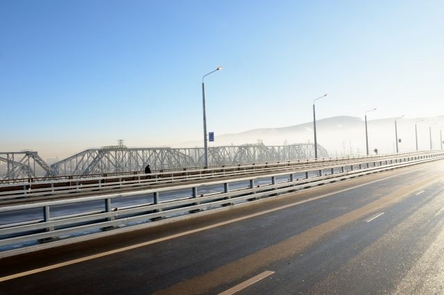 Моста сдали в 2015 году.