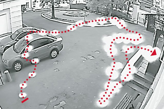 Траектория движения загадочного светящегося объекта, зафиксированного камерой наблюдения во внутреннем дворе редакции «АиФ», август 2015 г.