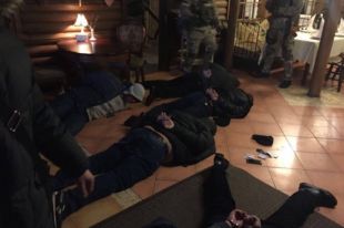 Нацполиция выдворила из страны «вора в законе» — нелегала