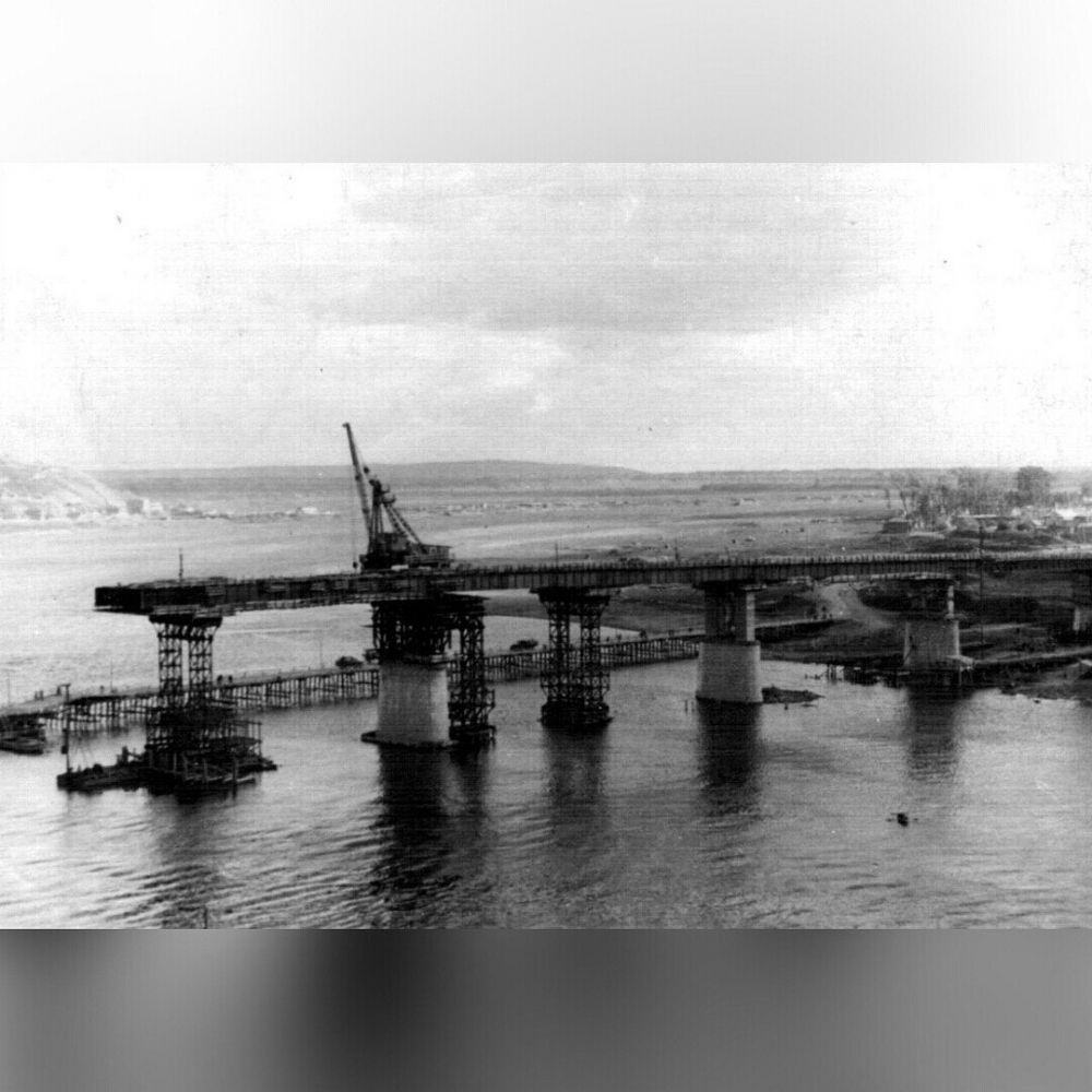 Как строился первый капитальный мост через Белую.
